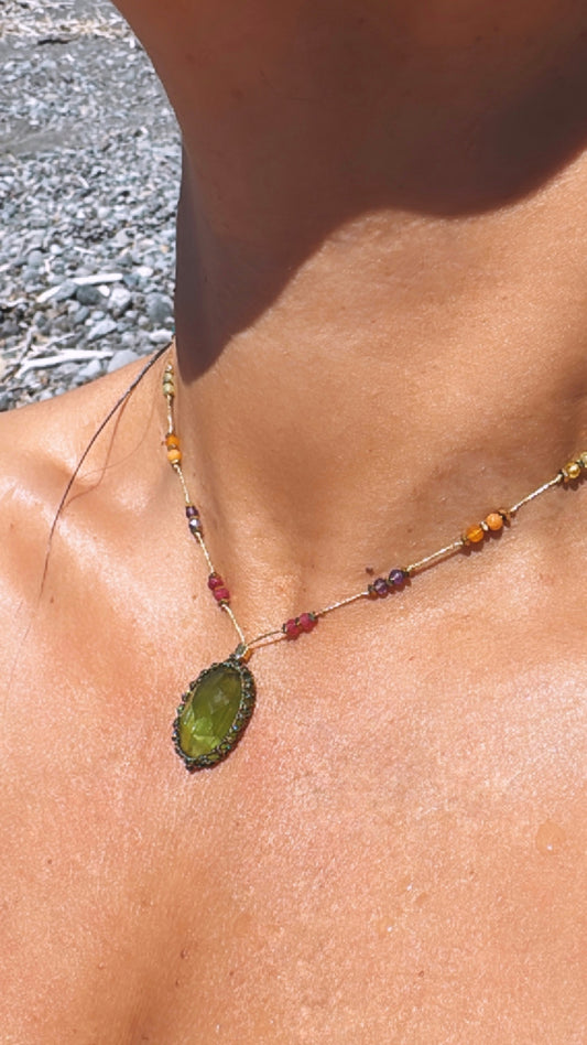 Collar Jaipur Apatita “Ojo de Gato” Verde