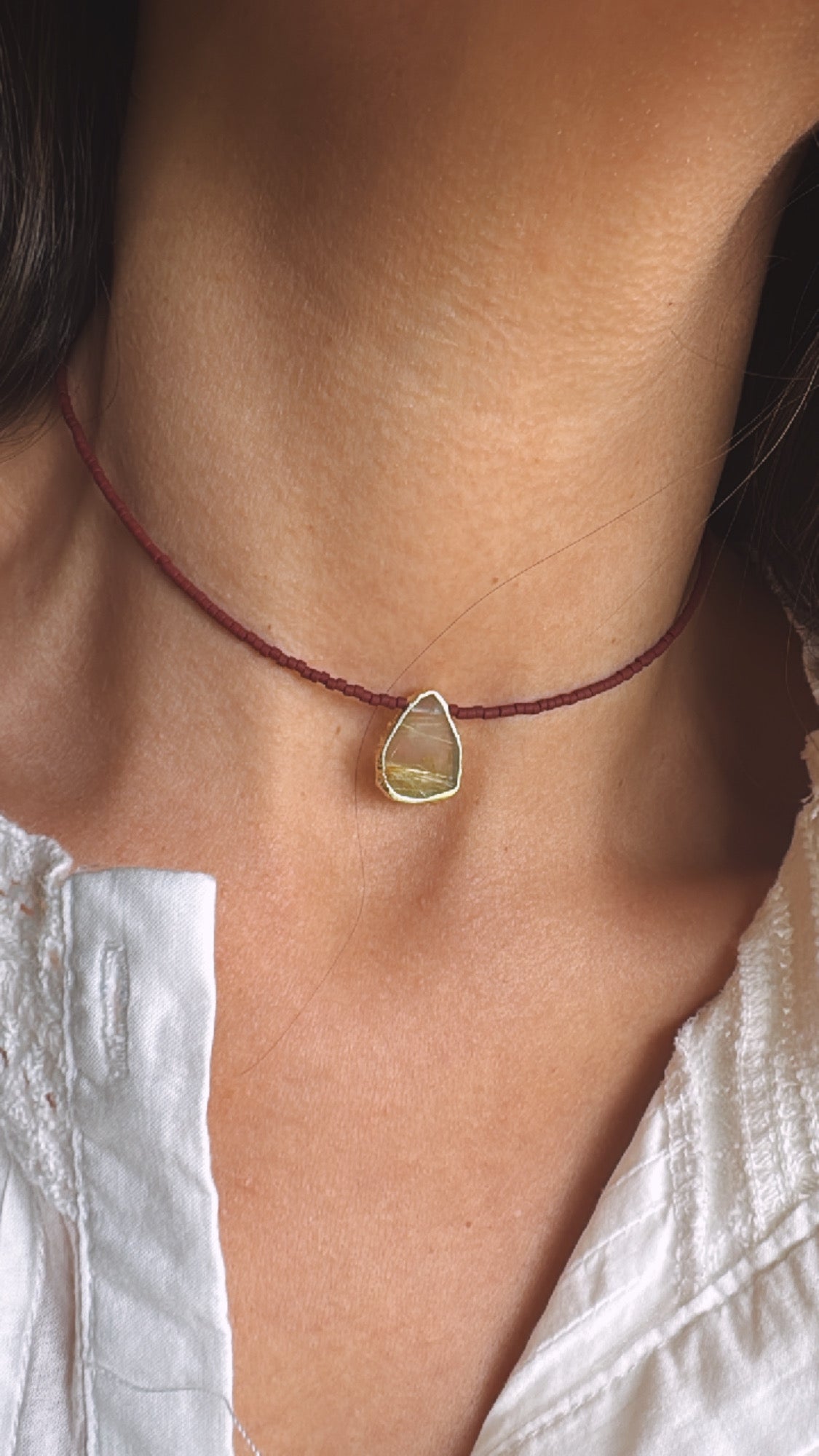 Collar Gaia Burdeo - Cuarzo Rutilado