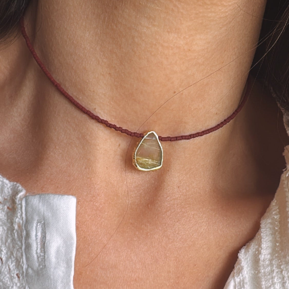Collar Gaia Burdeo - Cuarzo Rutilado