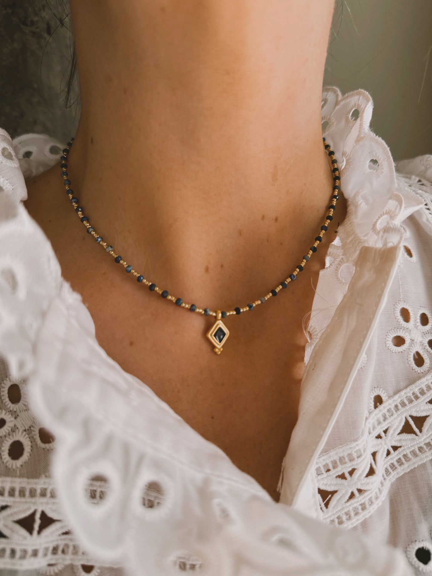 Collar Anne Lapislázuli