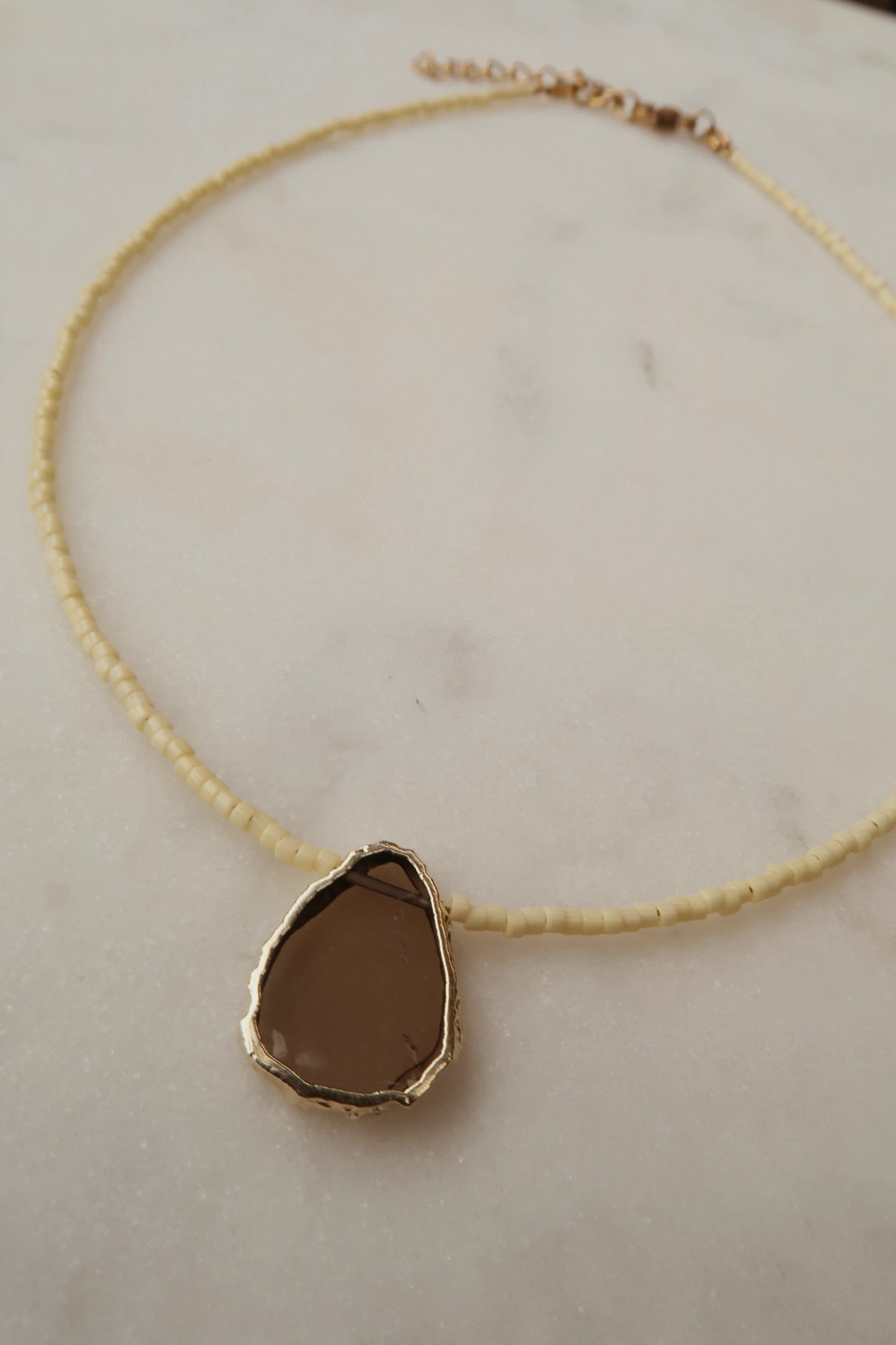 Collar Gaia Amarillo - Cuarzo Ahumado