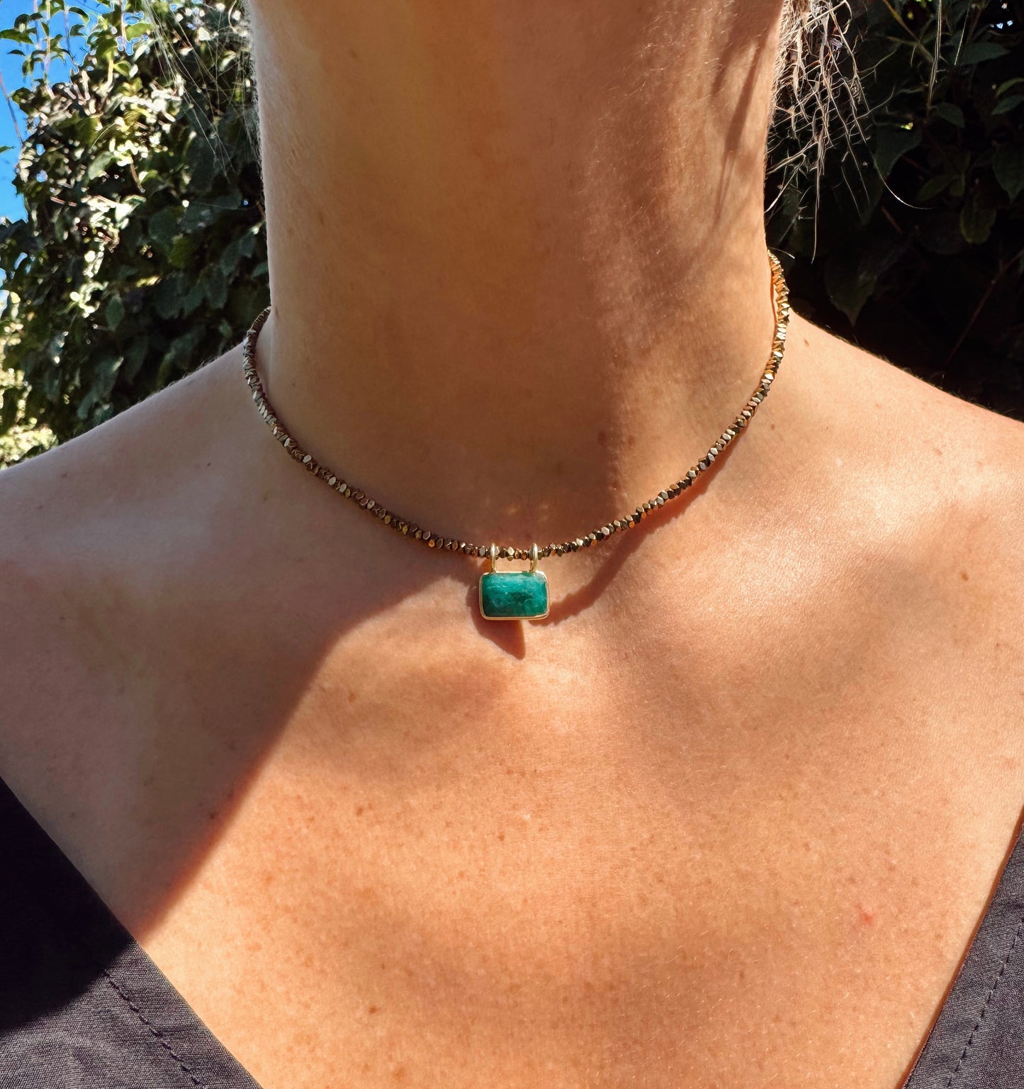 Collar Lara Raíz de Esmeralda