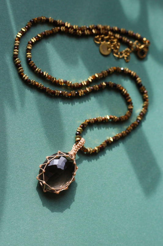 Collar Delhi Cuarzo Ahumado