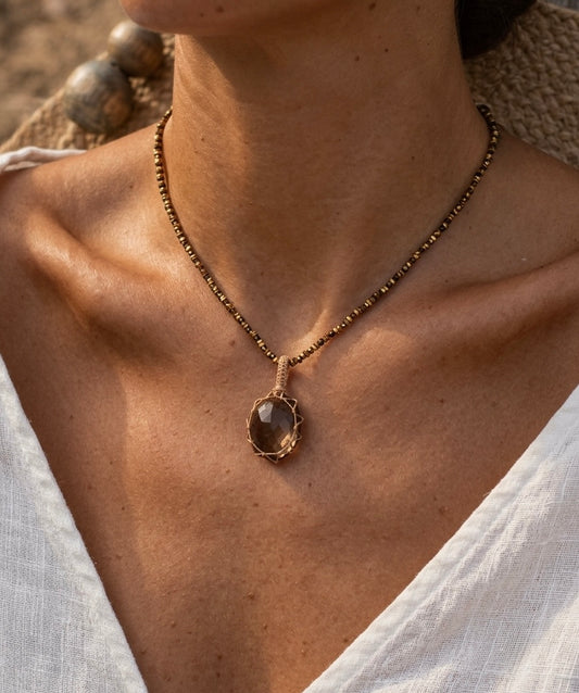 Collar Delhi Cuarzo Ahumado