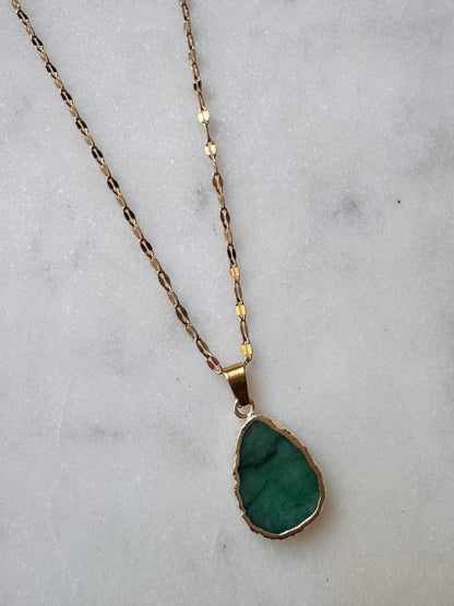Collar Mumbai Raíz de Esmeralda