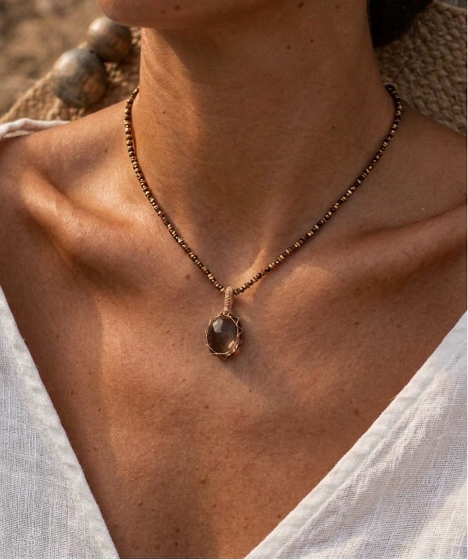 Collar Delhi Cuarzo Ahumado