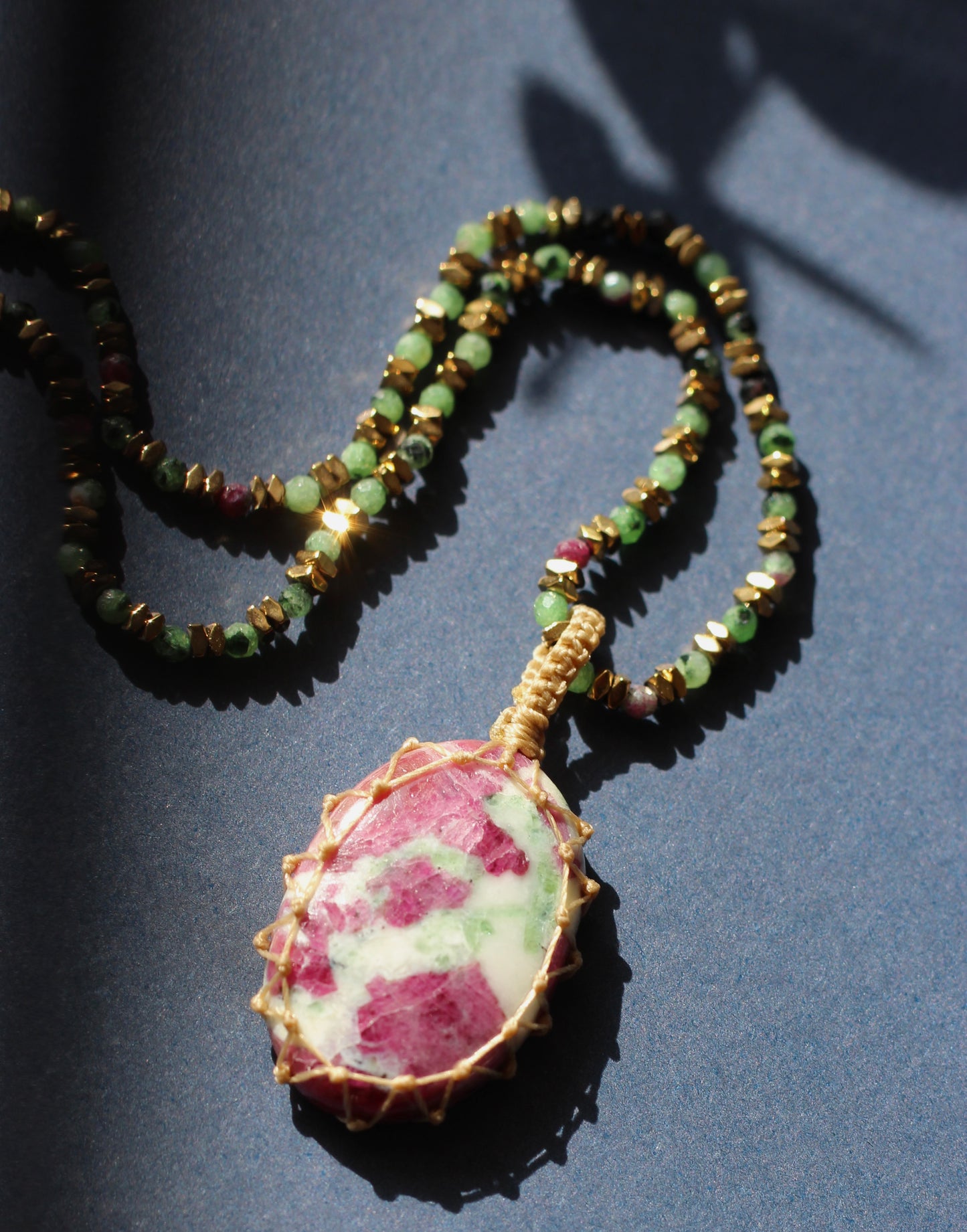 Collar Delhi Rubí Zoisita