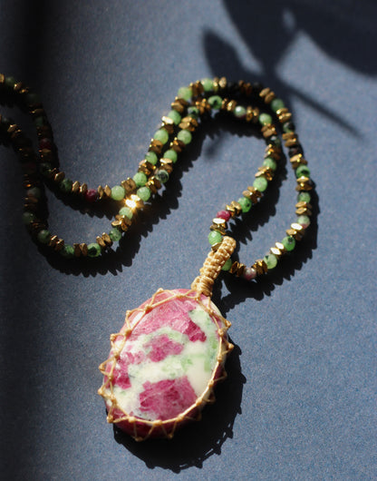 Collar Delhi Rubí Zoisita