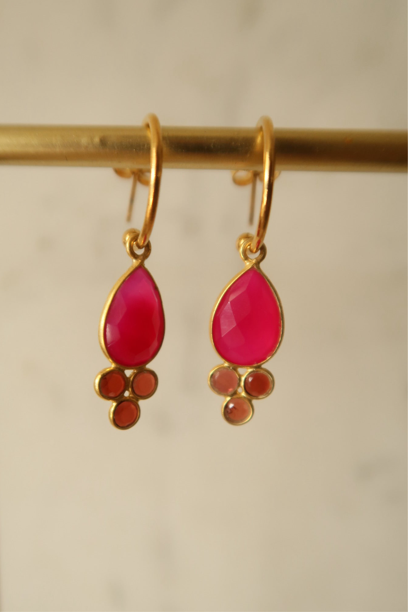 Aros Triana Calcedonia Fucsia