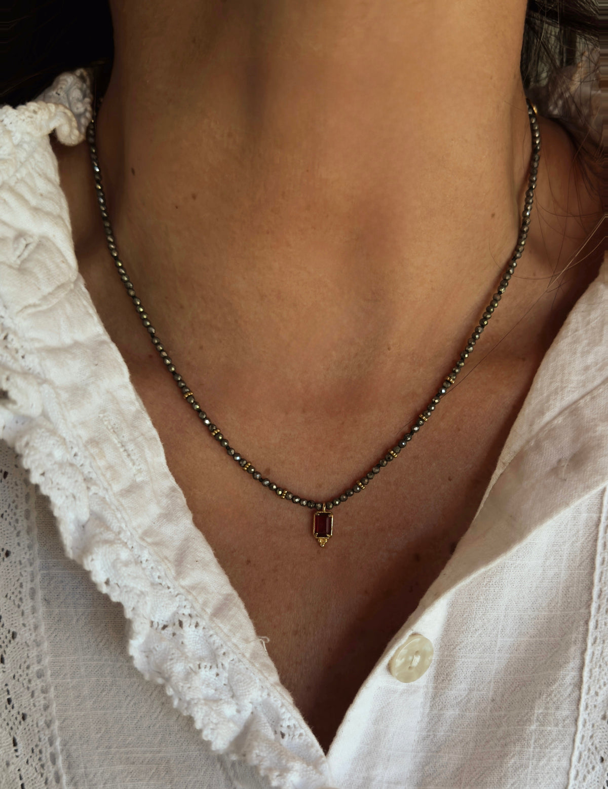 Collar Ada Pirita y Granate