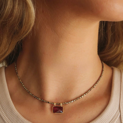 Collar Lara Granate
