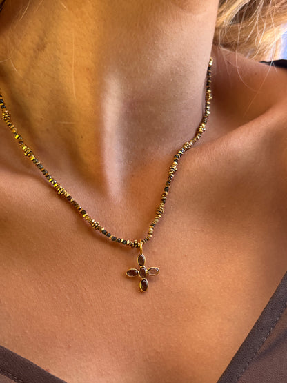 Collar Cande Cruz Cuarzo Ahumado