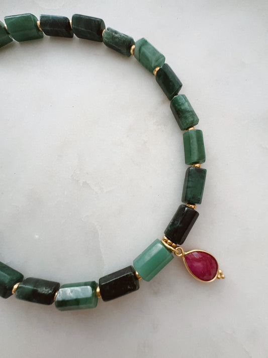 Collar Petra Raíz de Rubí