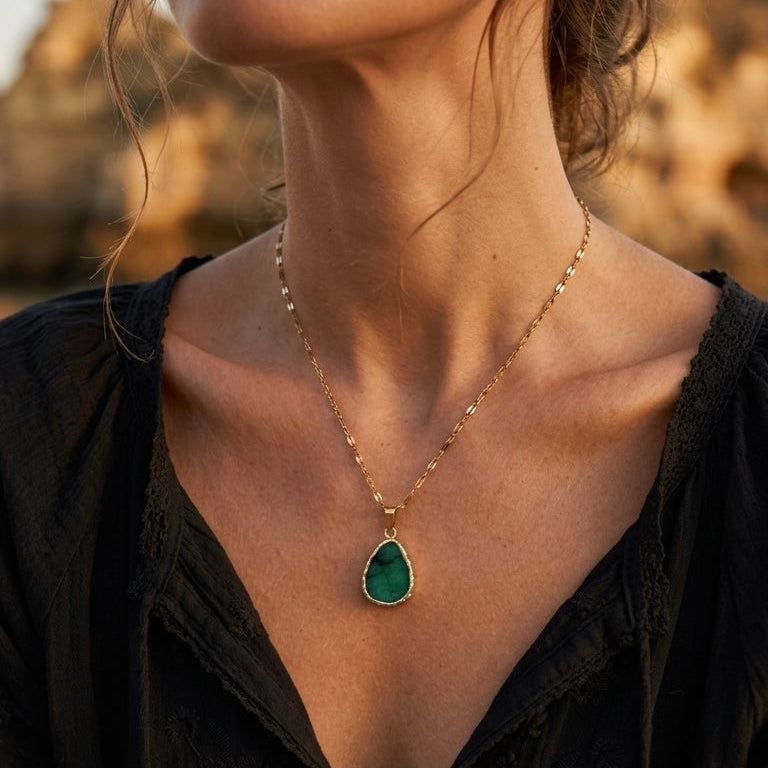 Collar Mumbai Raíz de Esmeralda