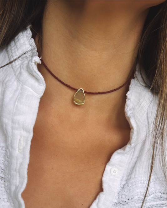 Collar Gaia Burdeo - Cuarzo Rutilado