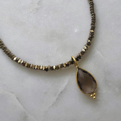 Collar Lara Drop Cuarzo Ahumado
