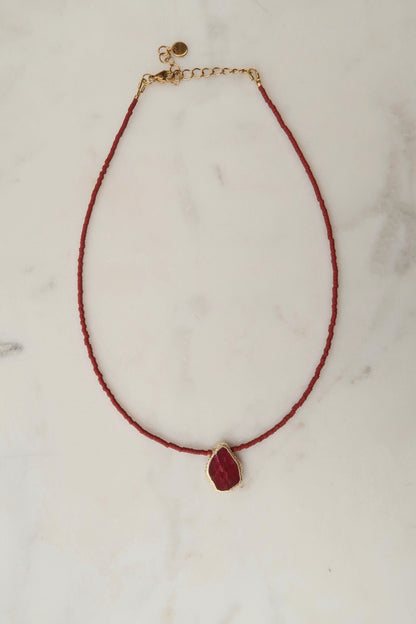 Collar Gaia Burdeo - Raíz de Rubí