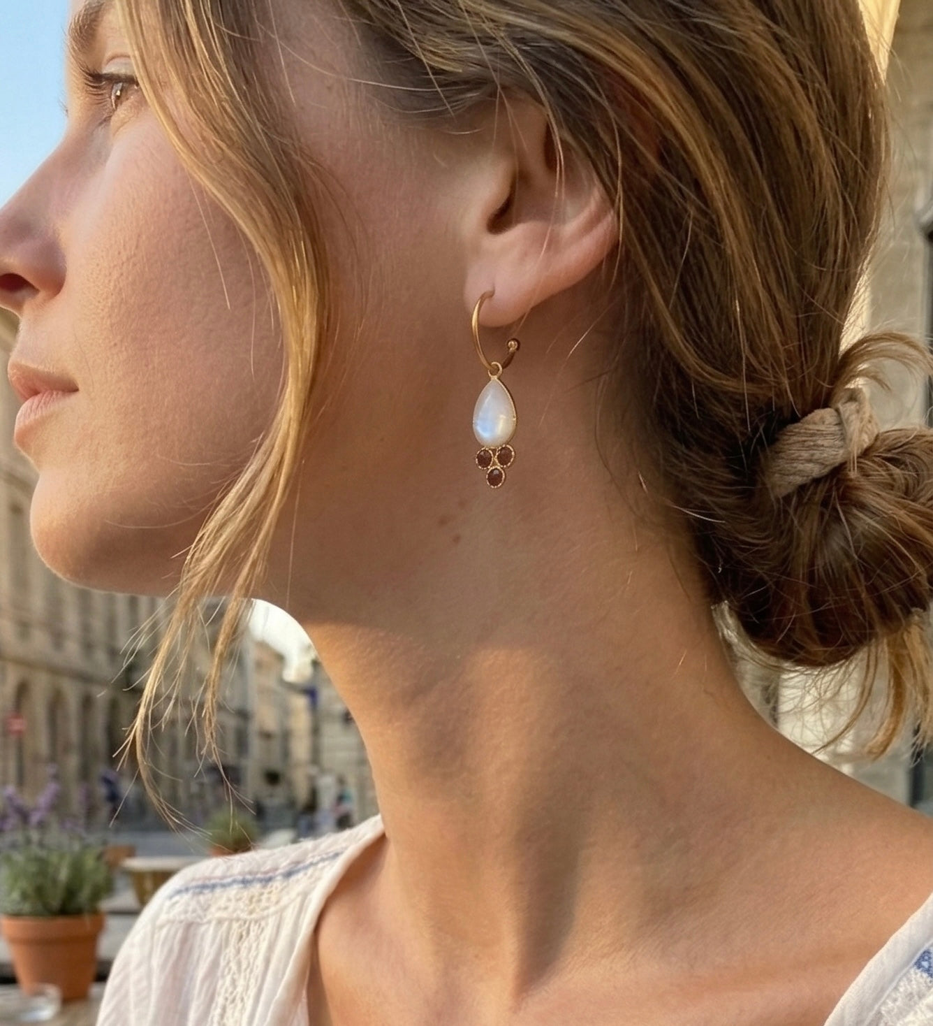 Aros Triana Moonstone