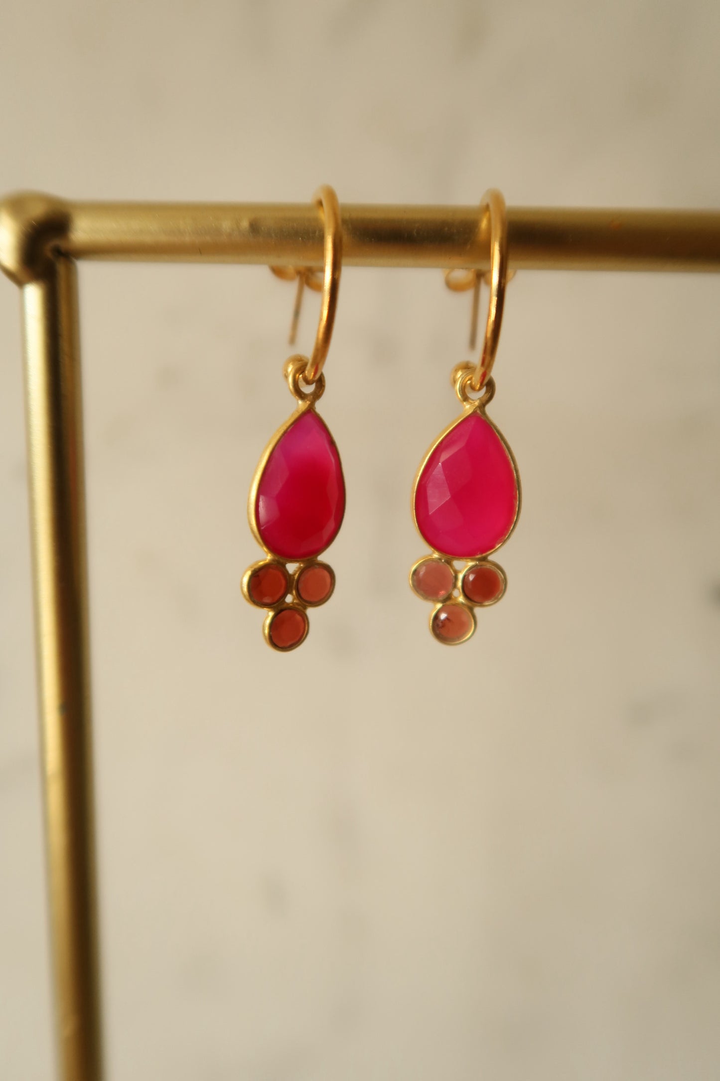 Aros Triana Calcedonia Fucsia