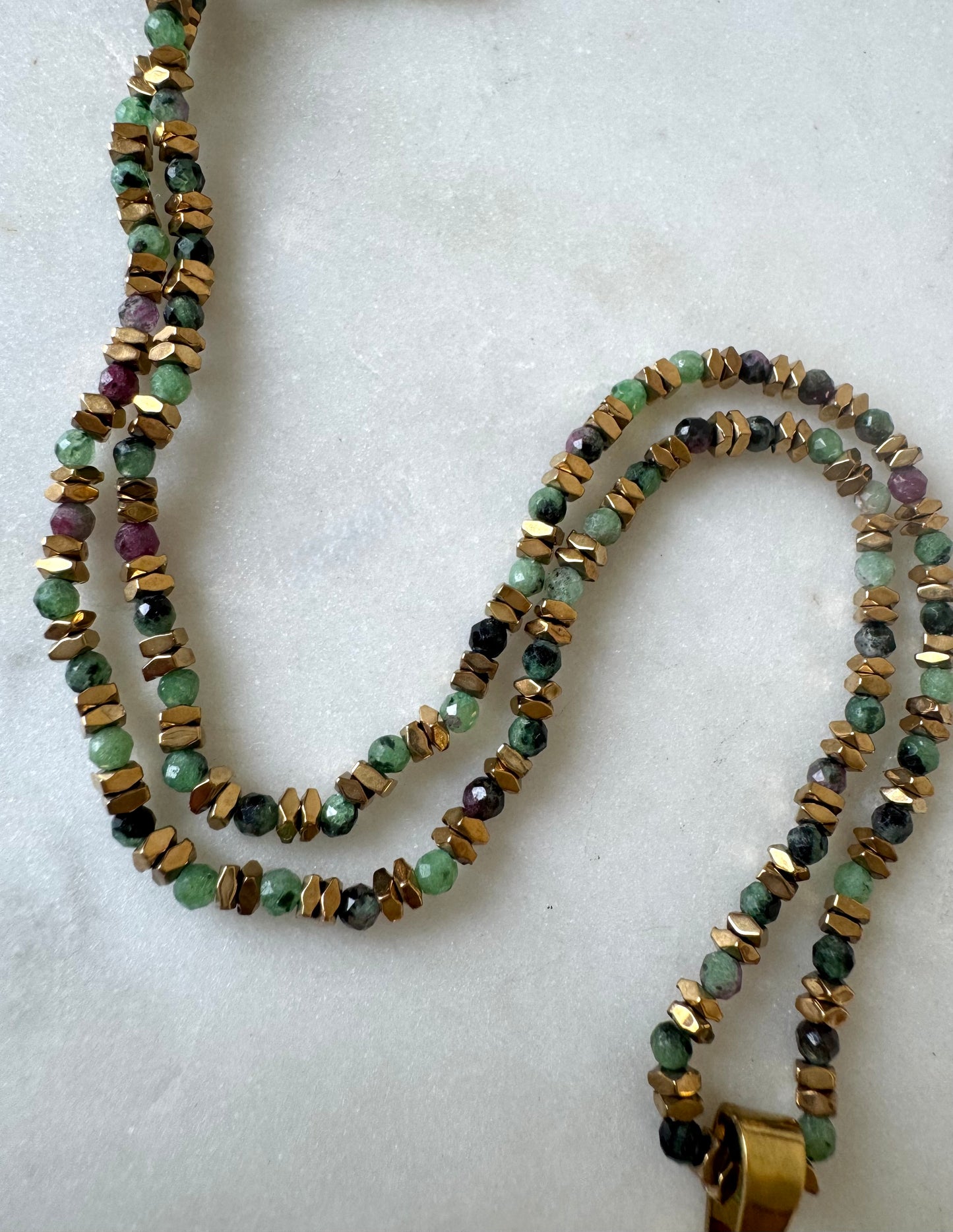 Collar Aurora Rubí Zoisita