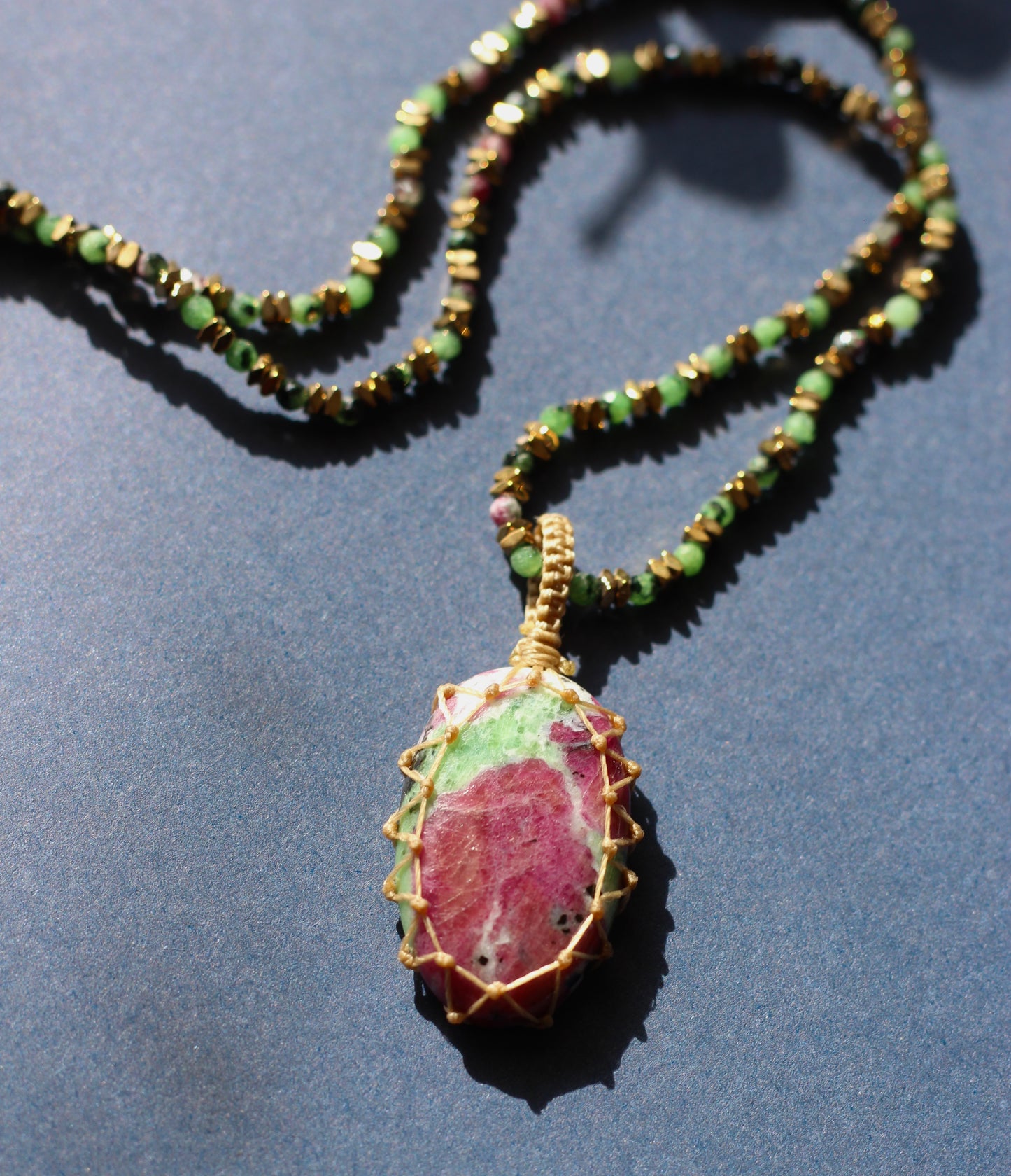 Collar Delhi Rubí Zoisita