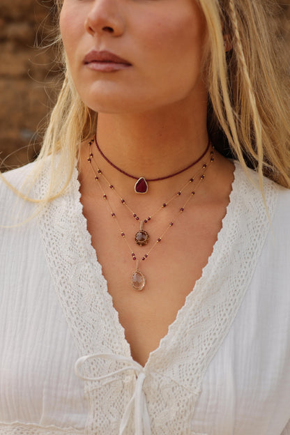 Collar Gaia Burdeo - Raíz de Rubí