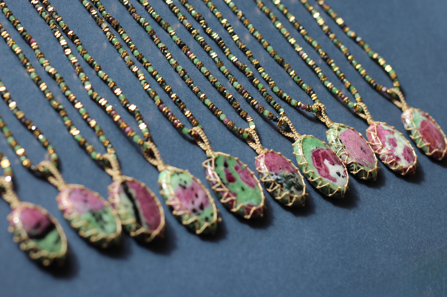 Collar Delhi Rubí Zoisita