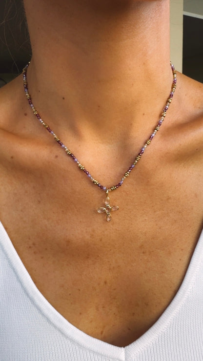 Collar Rena Cruz Cuarzo