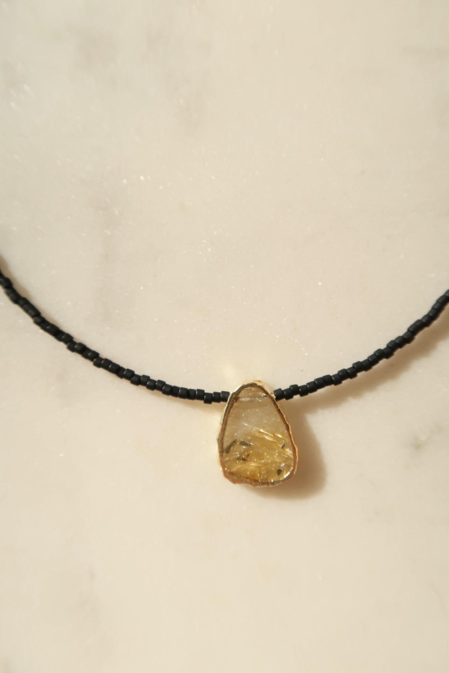 Collar Gaia Negro - Cuazo Rutilado