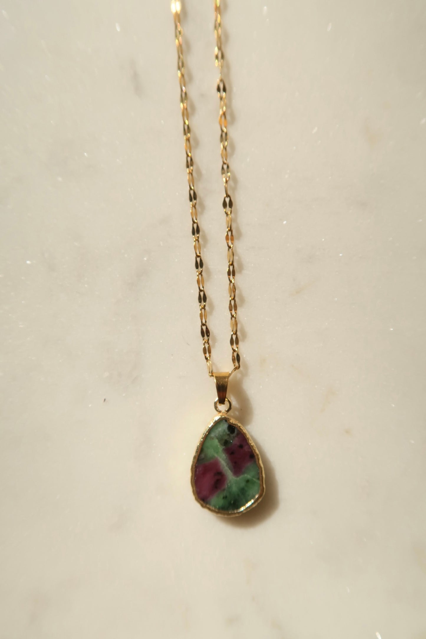 Collar Mumbai Rubí Zoisita