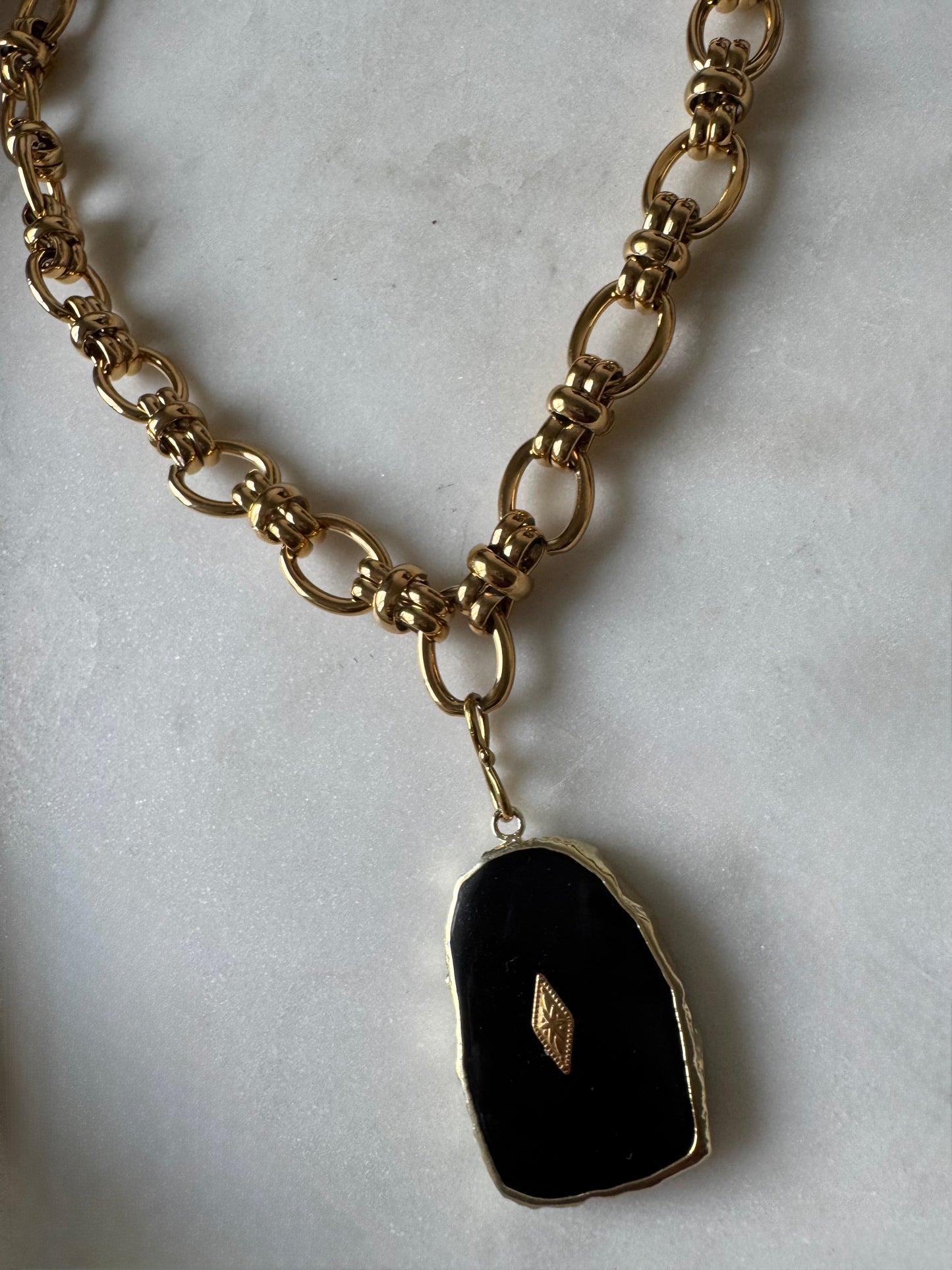 Collar Praga Ónix